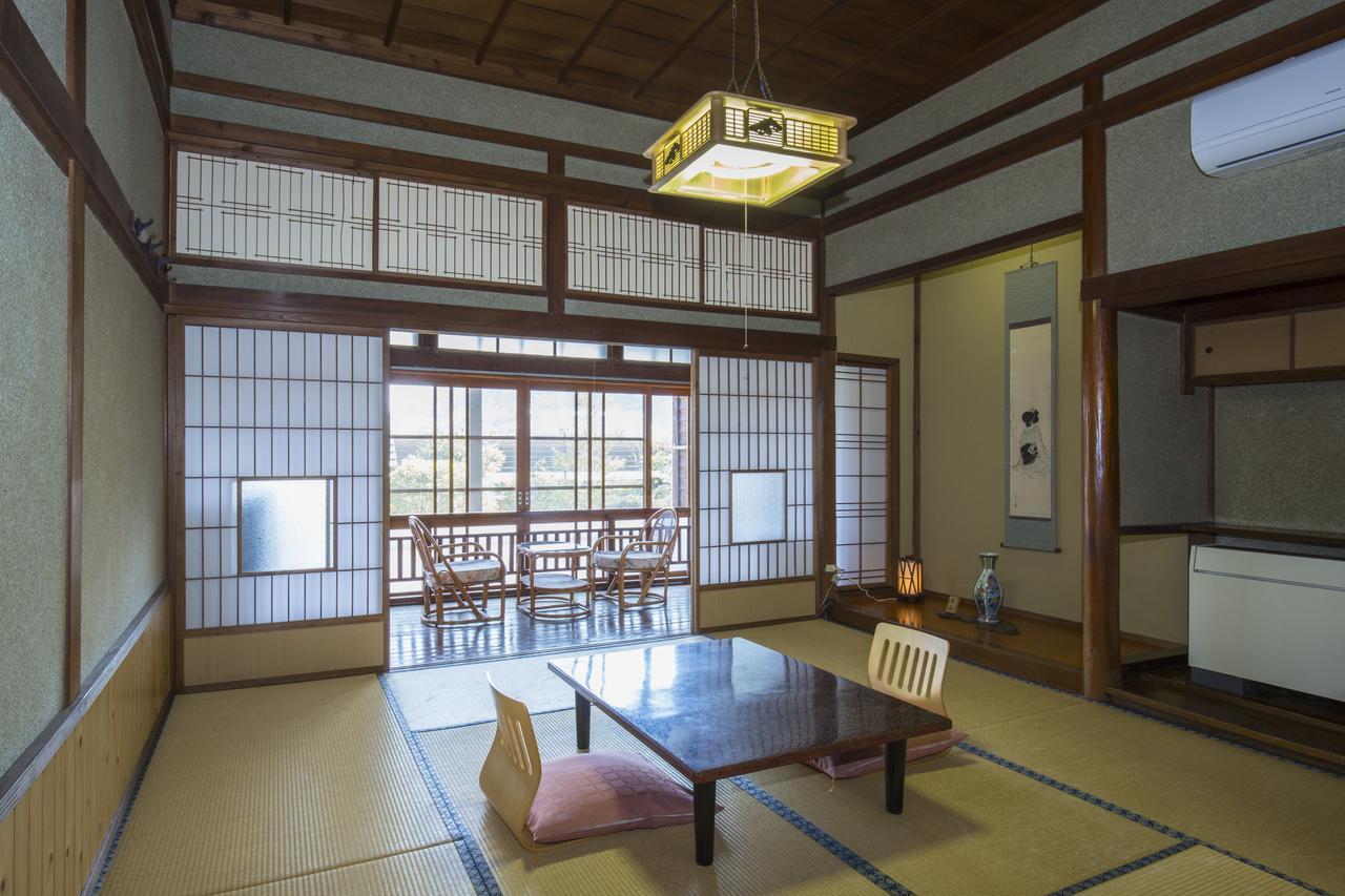 Hitoyoshi Ryokan Exterior foto